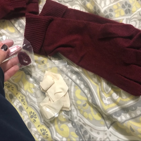 {ED by Ellen} Scarf and Gloves set NWT - Picture 4 of 8